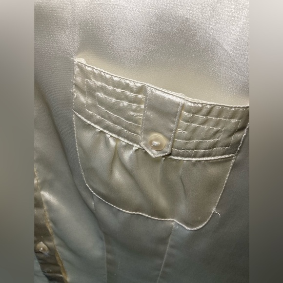 Elegant White Satin Blouse - Picture 4 of 9